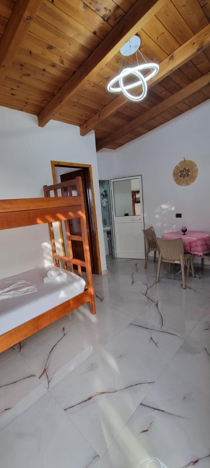 Hotel Restorant Olti Shetaj エクステリア 写真