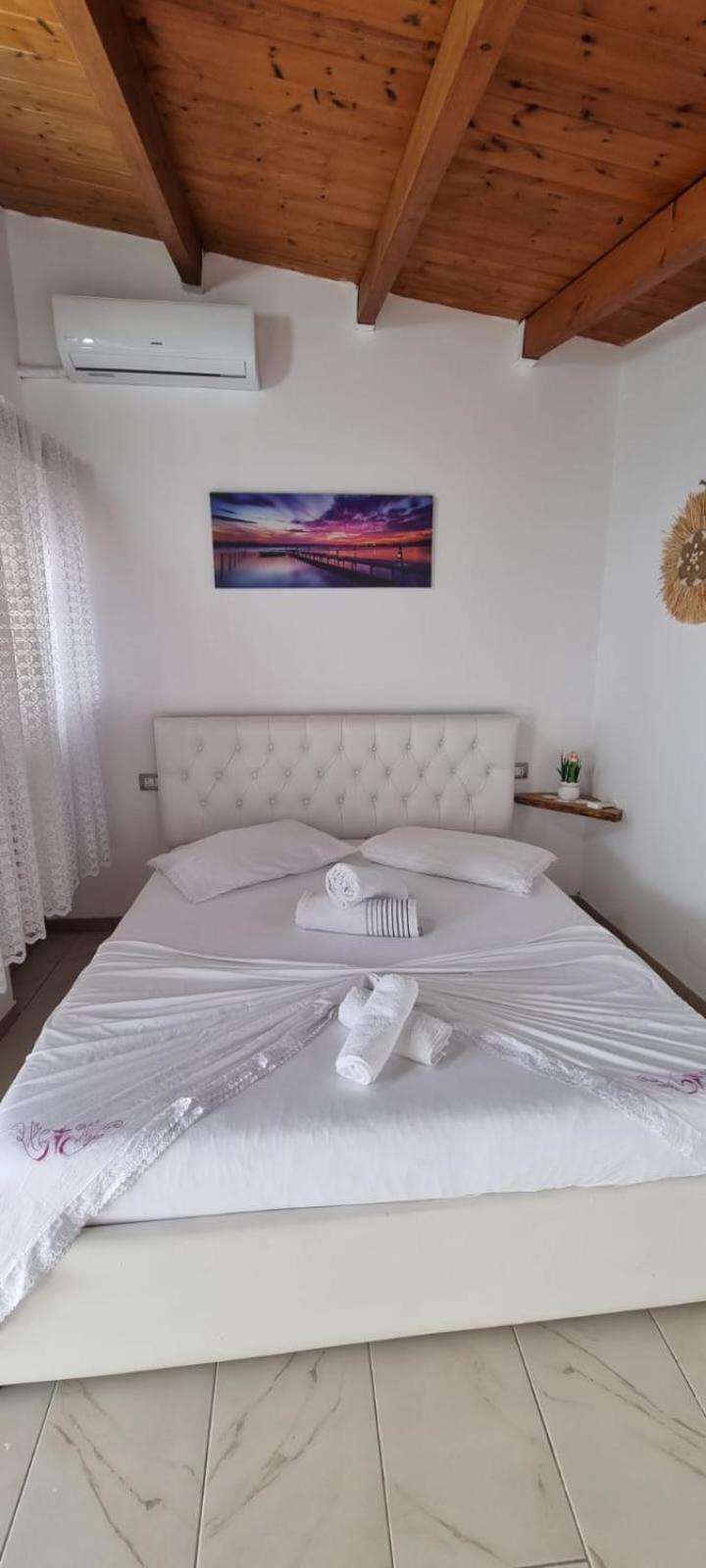 Hotel Restorant Olti Shetaj エクステリア 写真